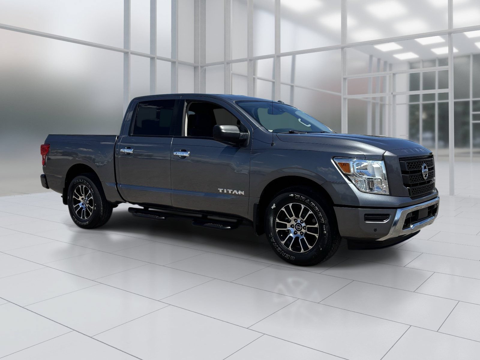 Certified 2021 Nissan Titan SV w/ SV Convenience Package RWD image 8