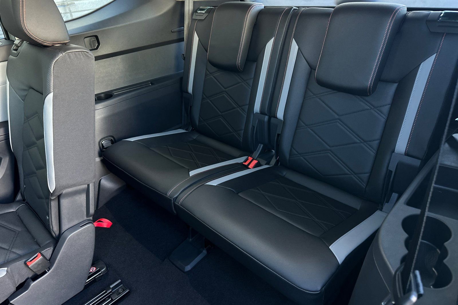 New 2025 Volkswagen Atlas Peak Edition SE image 15