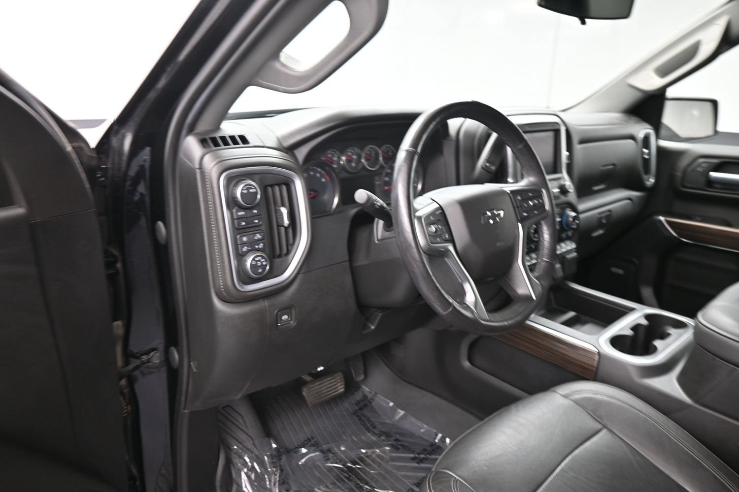 Used 2020 Chevrolet Silverado 1500 LT Trail Boss AWD/4WD image 12