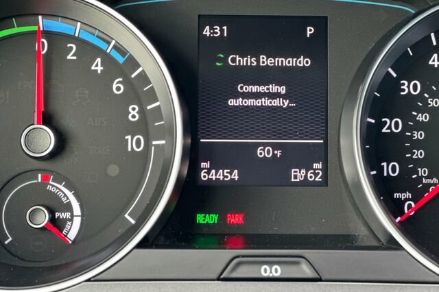 Used 2016 Volkswagen e-Golf SE w/ DC Fast Charging Package image 24