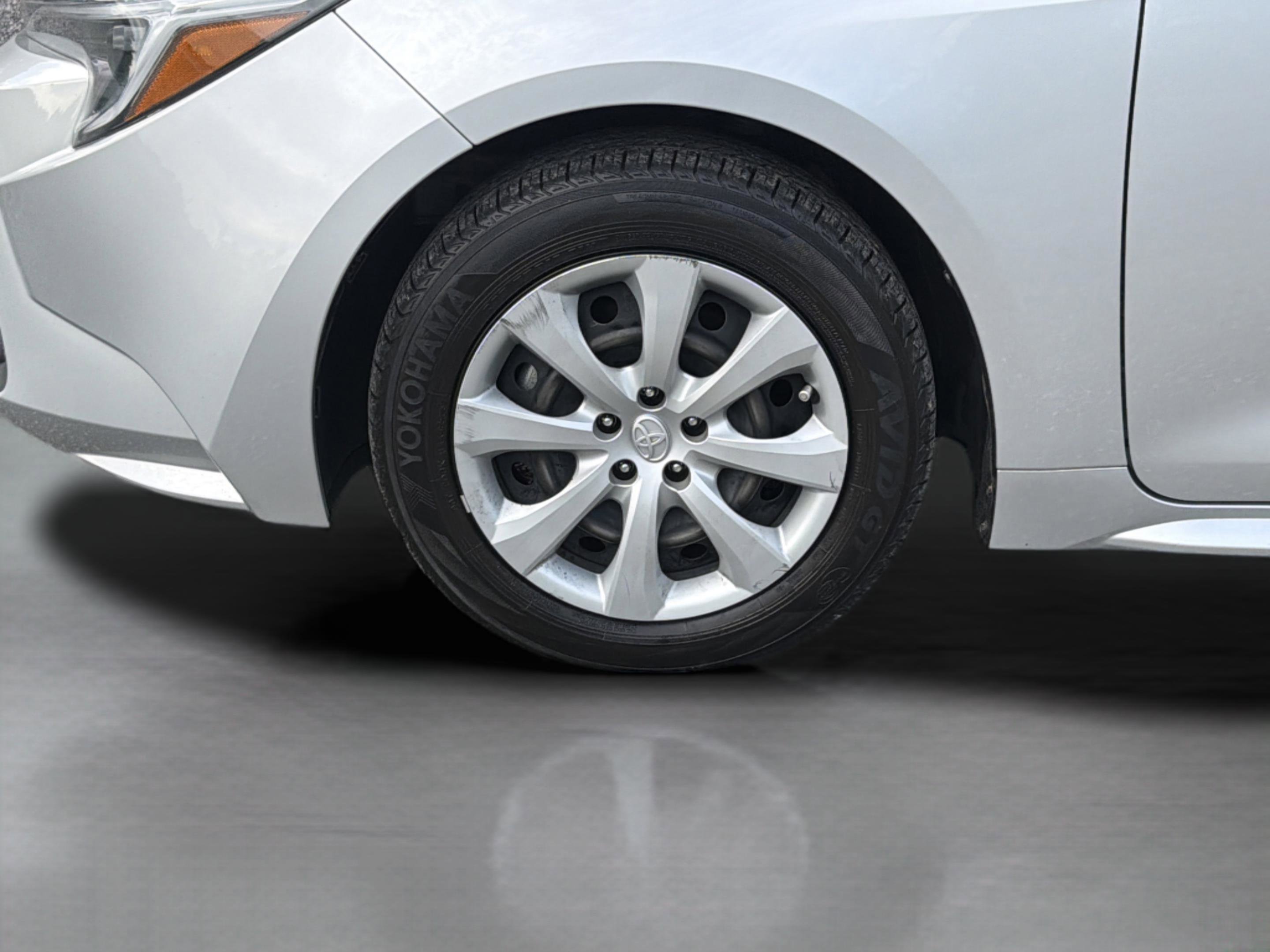 Used 2024 Toyota Corolla LE FWD image 28