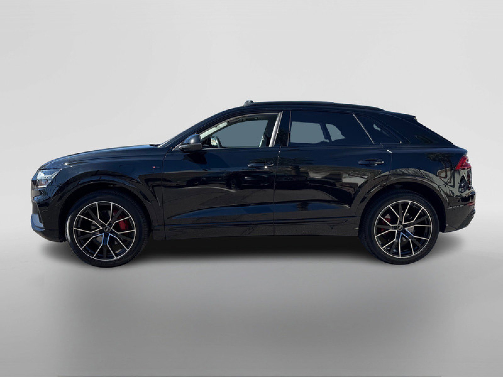 Used 2023 Audi Q8 Premium Plus w/ Premium Plus Package image 2