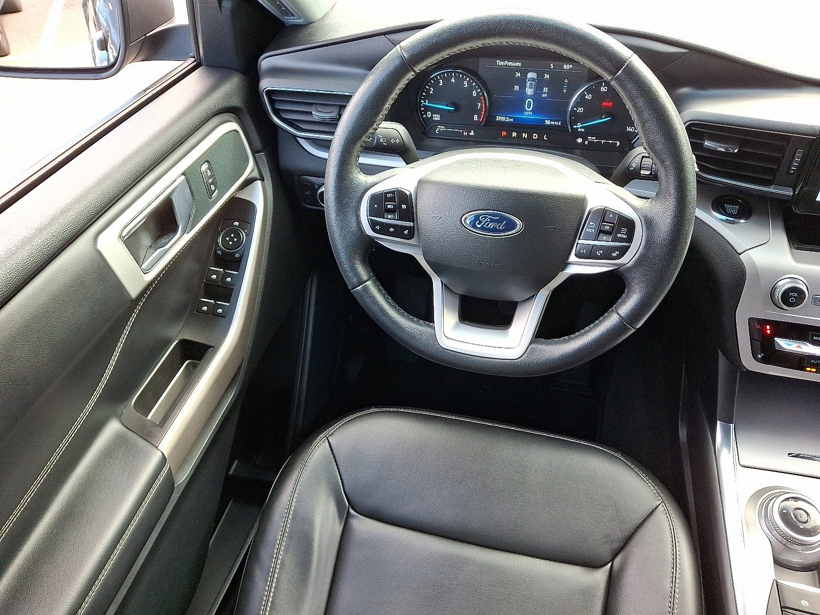 Certified 2022 Ford Explorer XLT w/ Equipment Group 202A image 14
