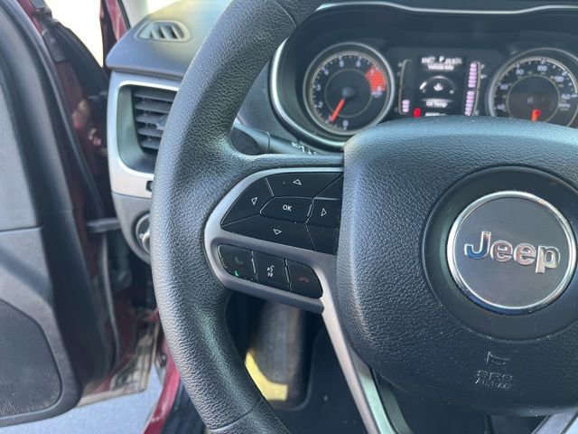 Used 2019 Jeep Cherokee Latitude w/ Popular Appearance Group image 20