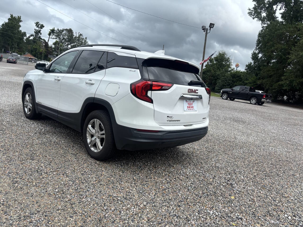 Used 2018 GMC Terrain SLE w/ Driver Convenience Package image 5