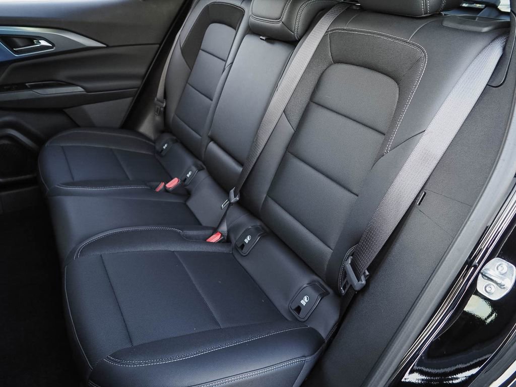 Used 2025 Chevrolet Equinox EV LT w/ Convenience Package FWD image 19