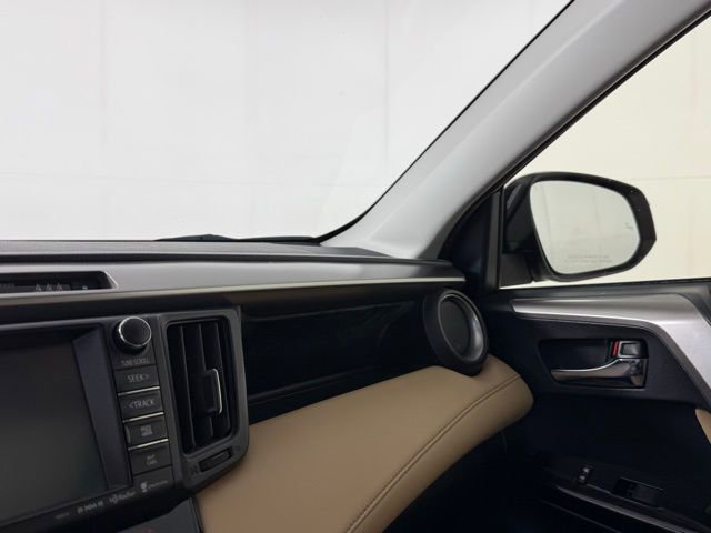 Used 2018 Toyota RAV4 Limited image 20