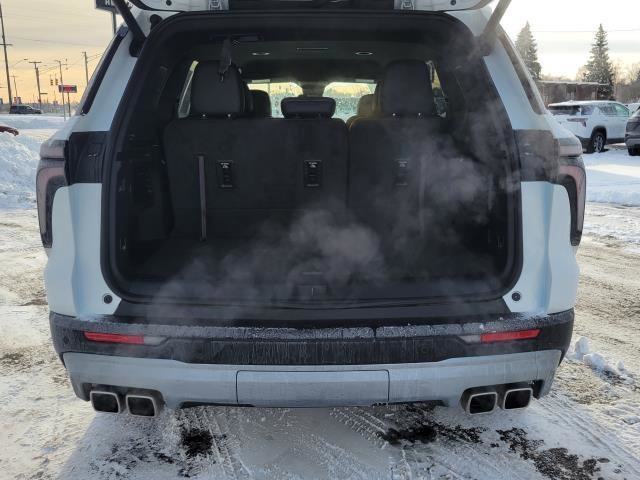 Used 2025 Chevrolet Traverse LT image 24