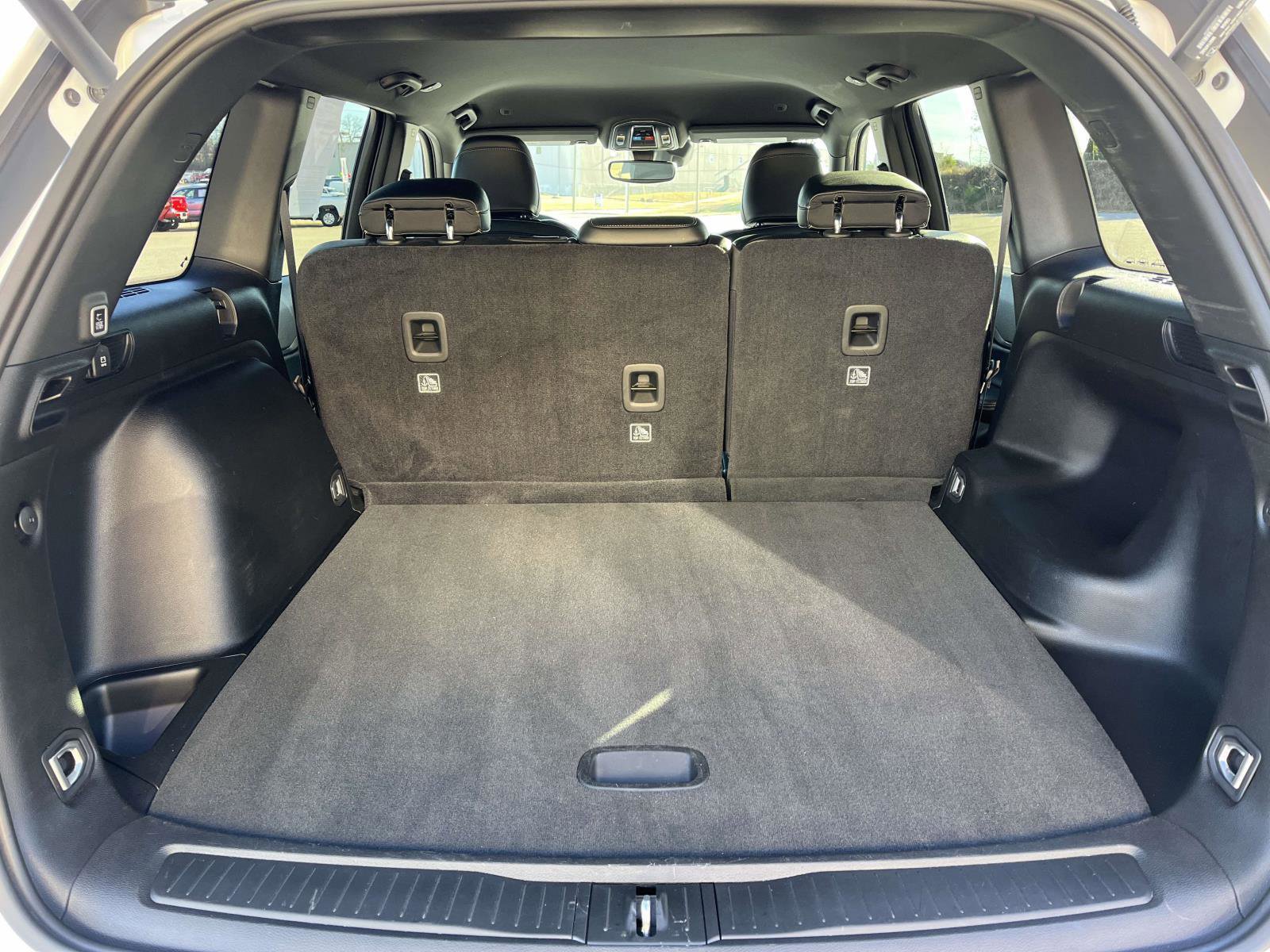 Used 2024 Jeep Grand Cherokee Altitude image 11