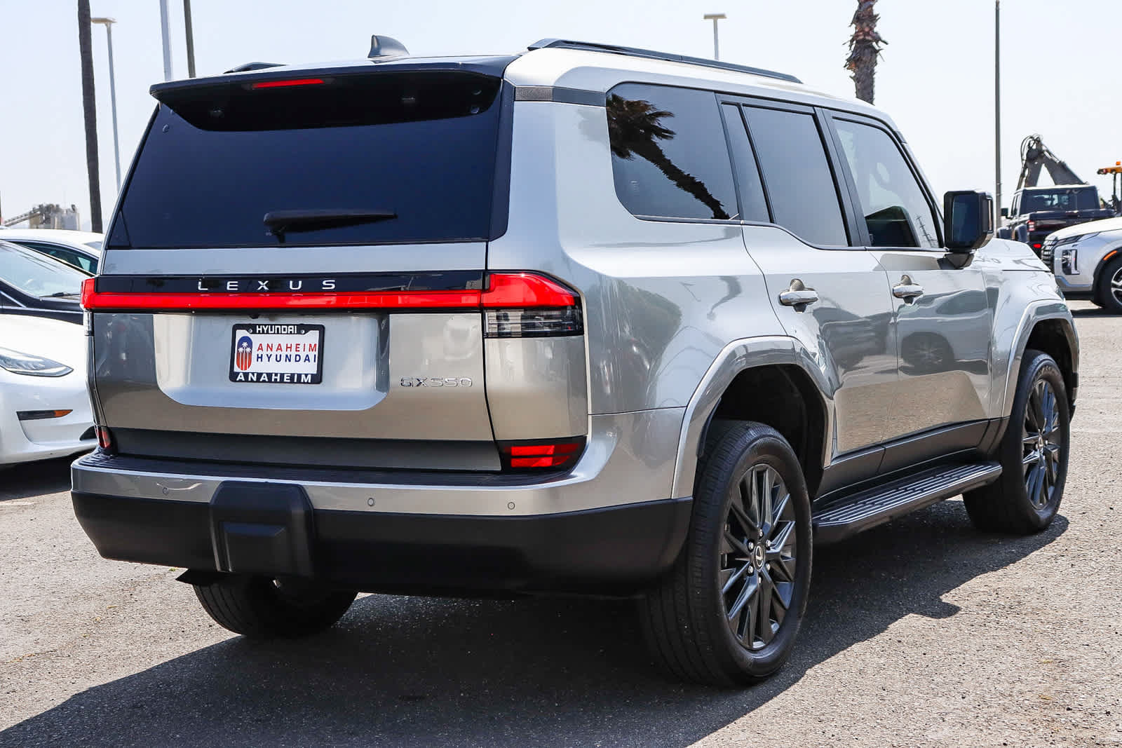 Used 2024 Lexus GX 550 w/ Cold Area Package AWD/4WD image 7