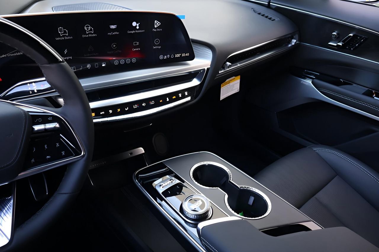 New 2026 Cadillac Lyriq V w/ Exterior Carbon Fiber Package image 28