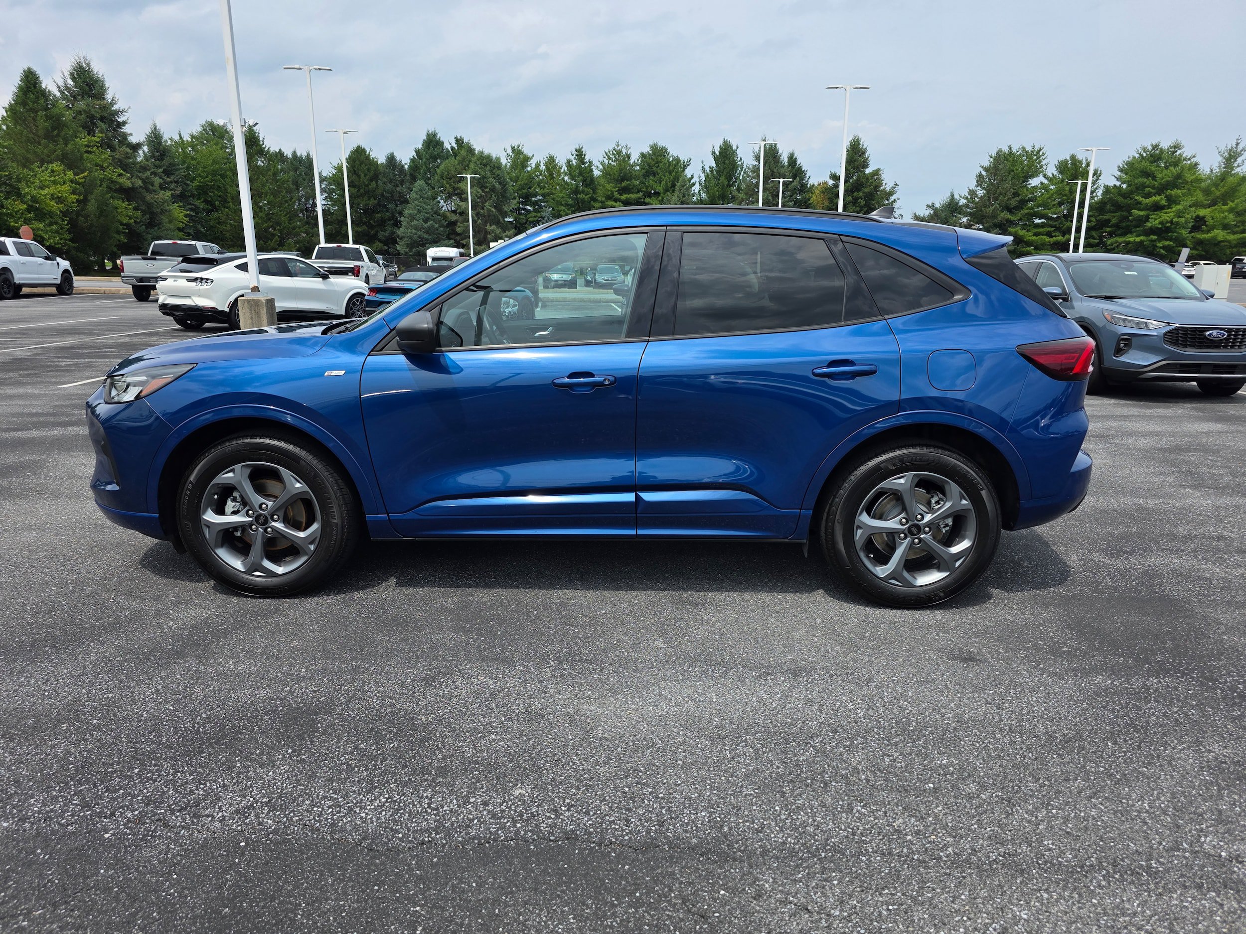 Certified 2023 Ford Escape ST-Line w/ Tech Pack #1 AWD/4WD image 2
