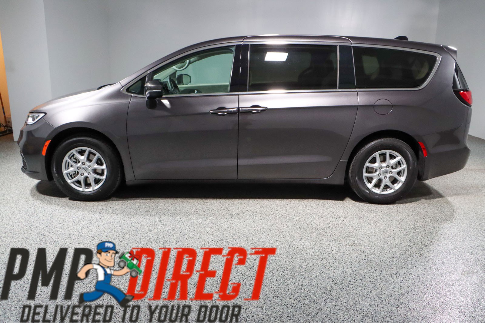 Used 2023 Chrysler Pacifica Touring-L image 10