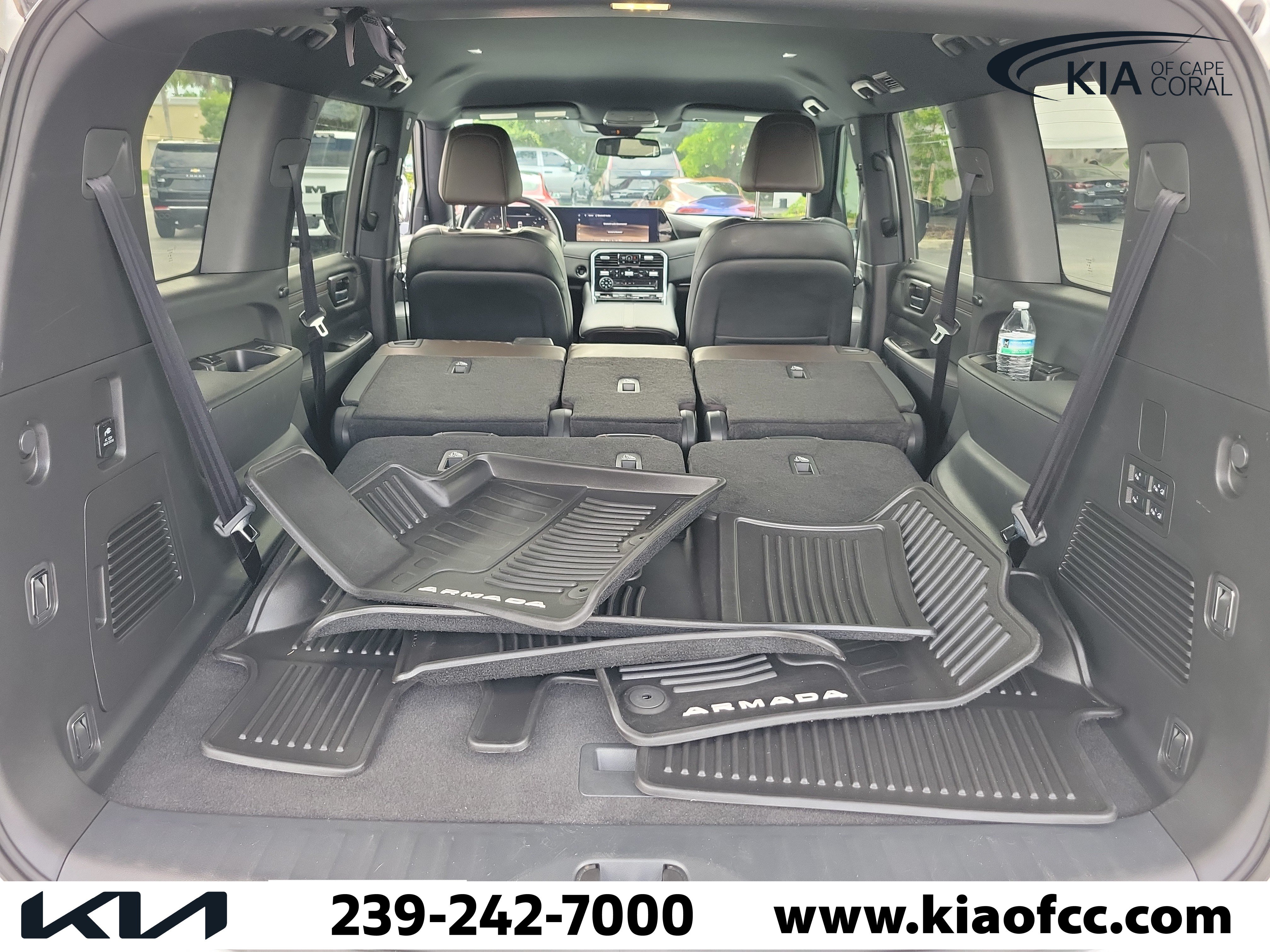 Used 2025 Nissan Armada SL AWD/4WD image 11