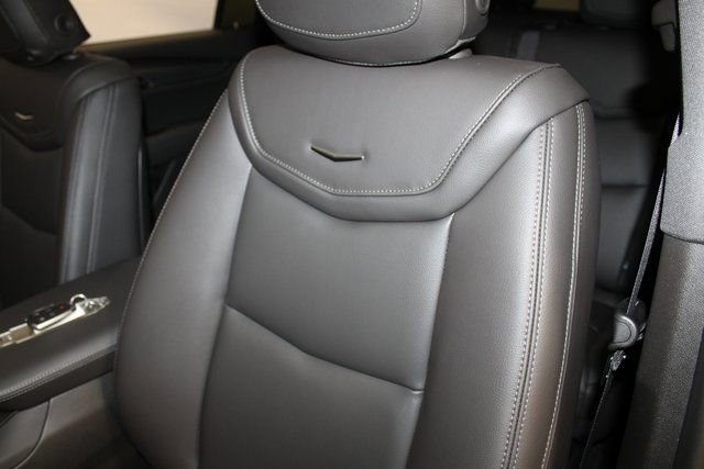 New 2025 Cadillac XT6 Luxury image 7
