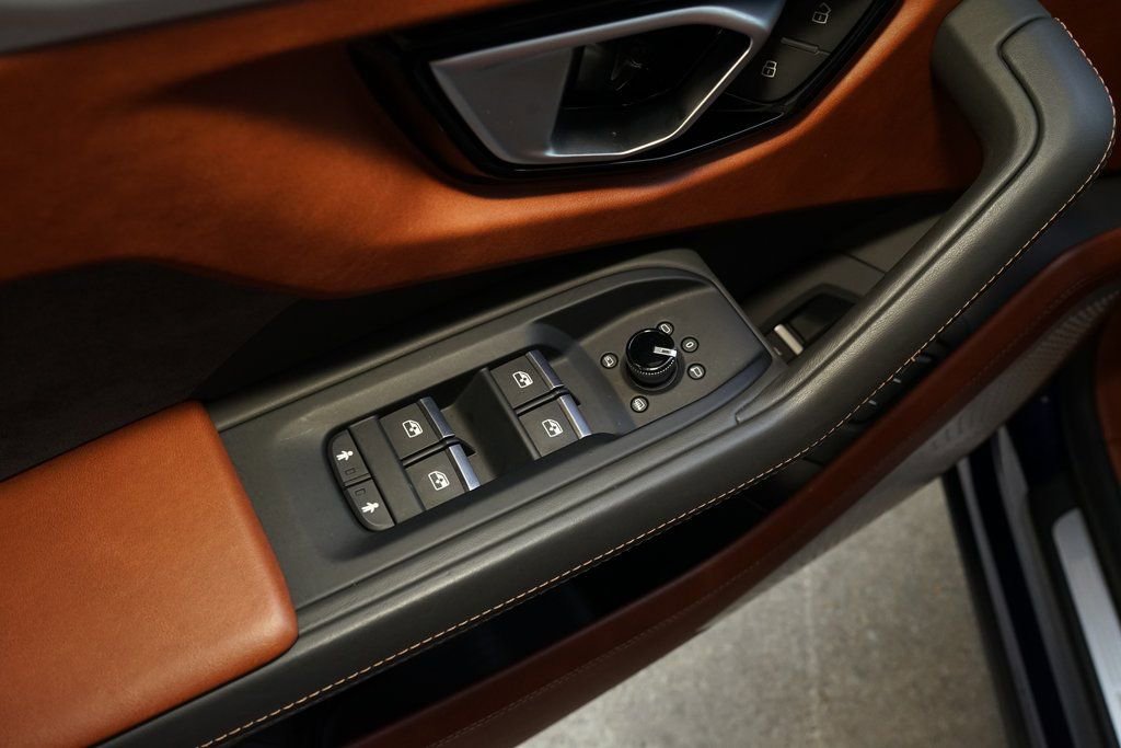 Used 2019 Lamborghini Urus image 30