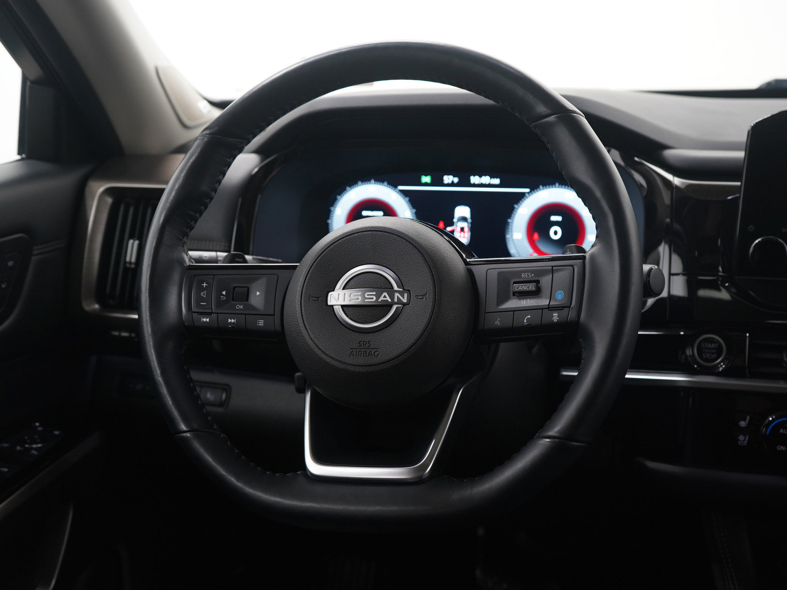 Used 2024 Nissan Pathfinder Platinum image 20