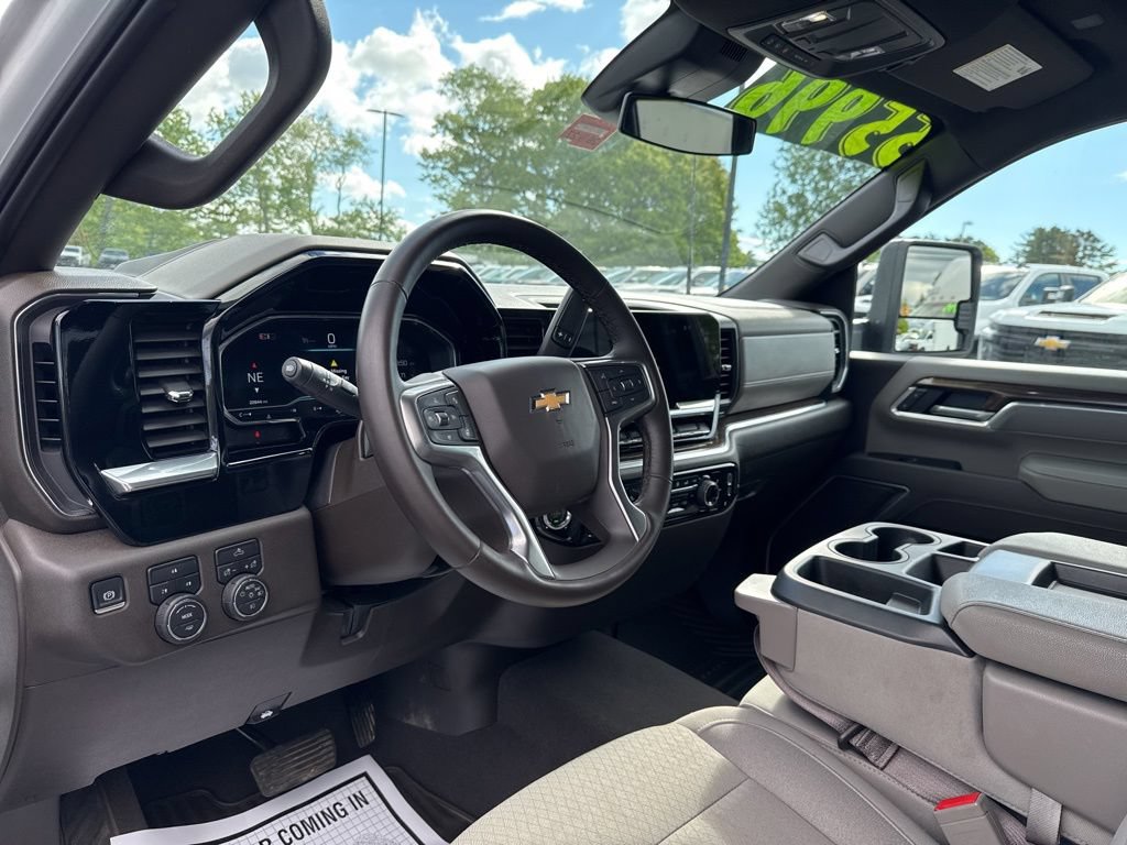 Used 2025 Chevrolet Silverado 2500 LT w/ Convenience Package AWD/4WD image 17
