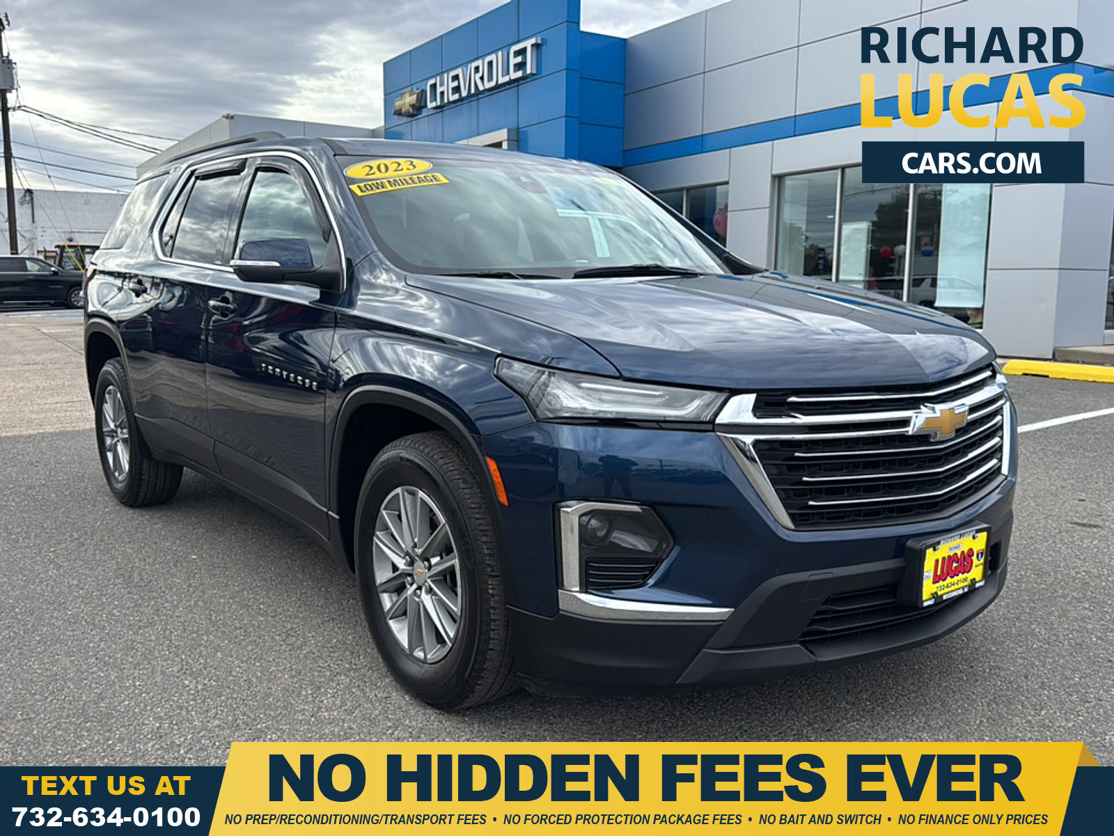 Used 2023 Chevrolet Traverse LT