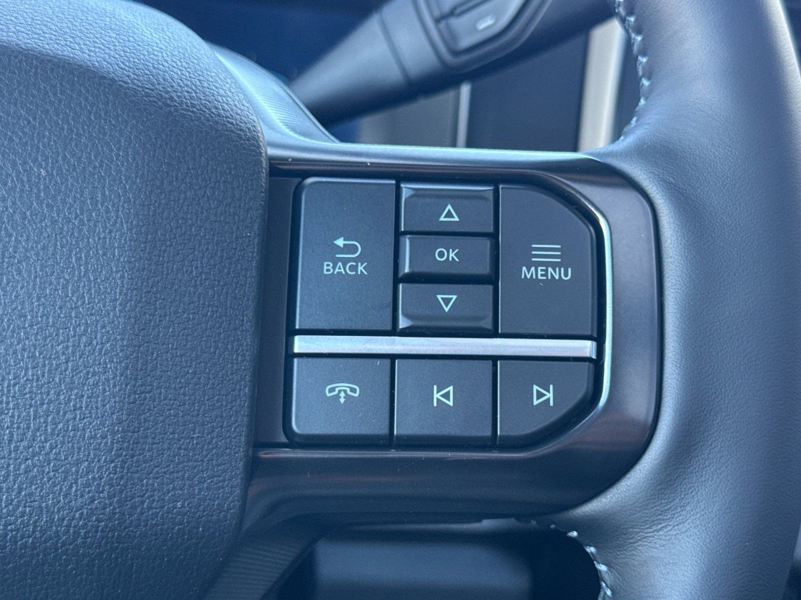 New 2026 Ford F350 Platinum w/ FX4 Off-Road Package image 28