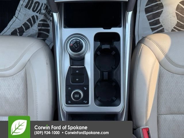 Used 2022 Ford Explorer Platinum w/ Equipment Group 601A AWD/4WD image 33