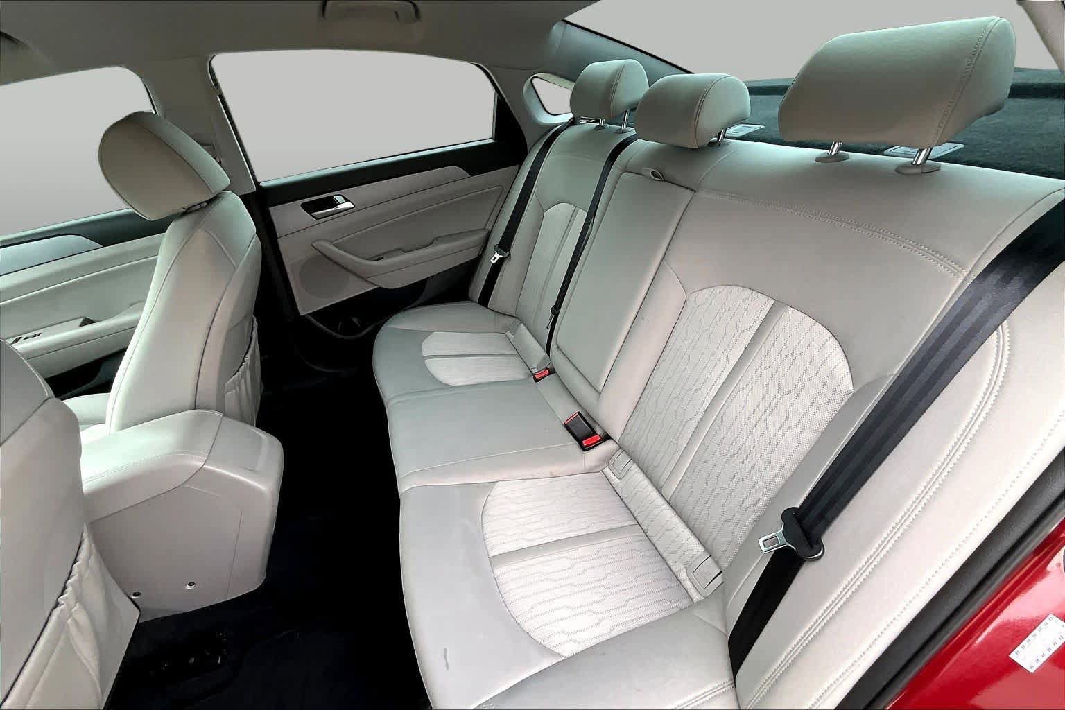 Used 2018 Hyundai Sonata SE FWD image 18