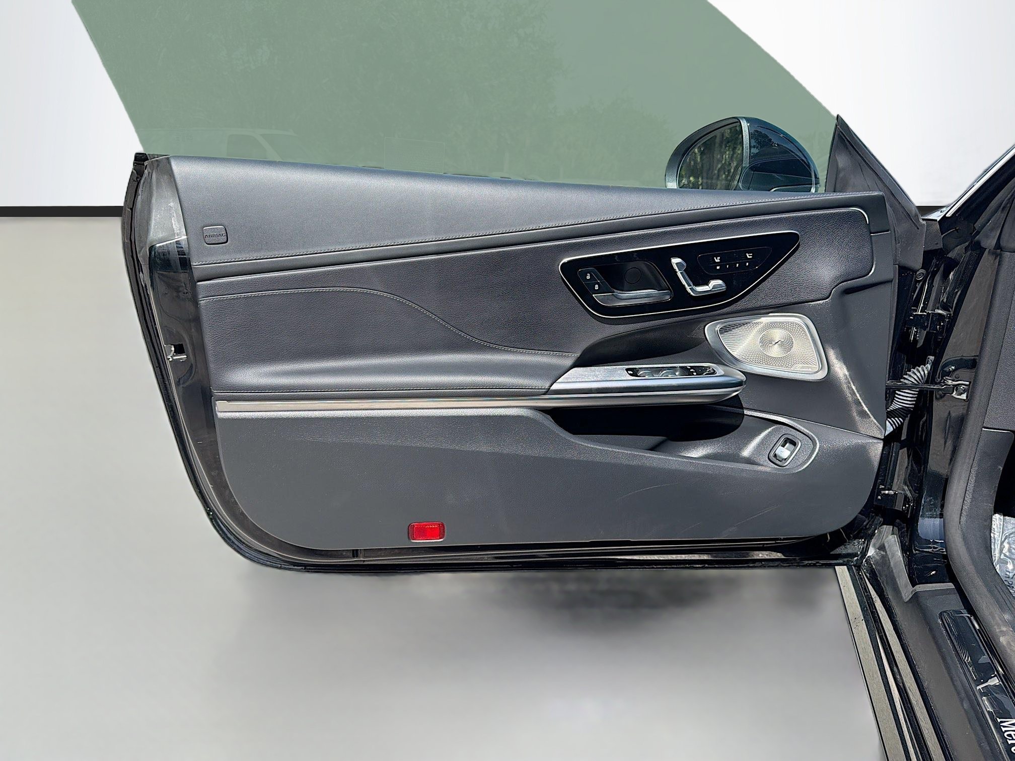 Used 2025 Mercedes-Benz CLE 300 4MATIC Cabriolet image 22