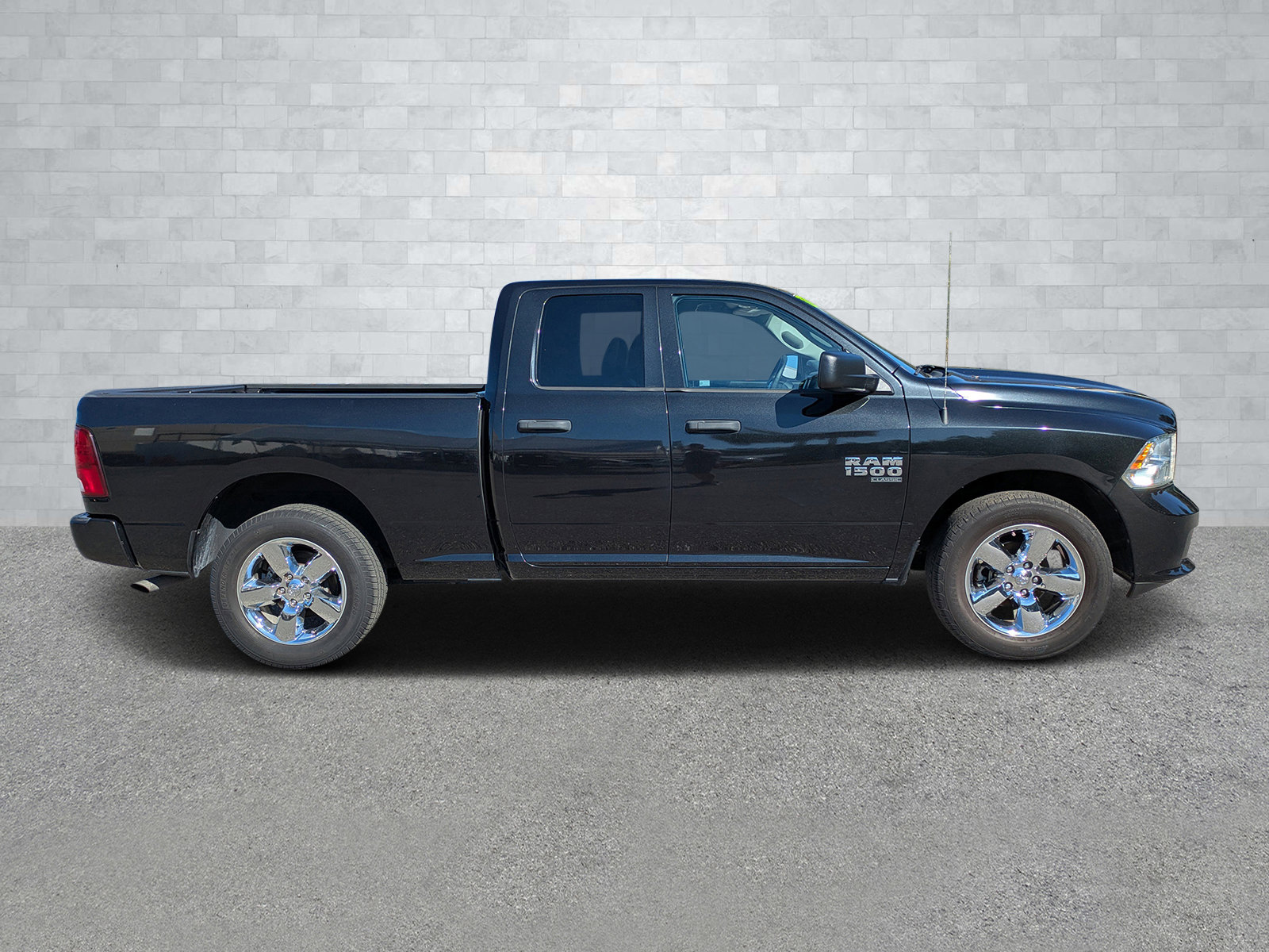 Used 2019 RAM 1500 Express w/ Express Value Package image 4