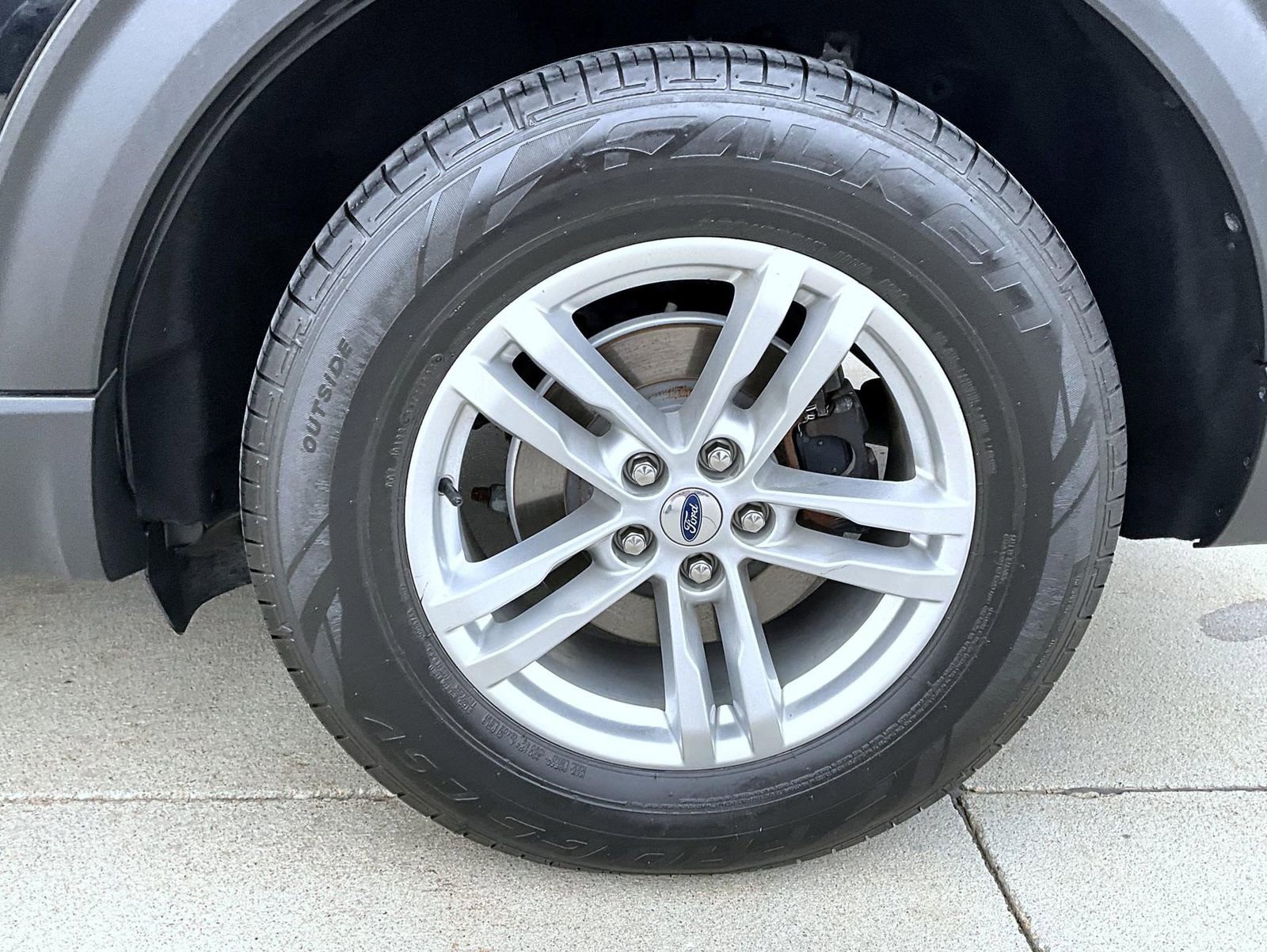 Used 2020 Ford Explorer XLT AWD/4WD image 27
