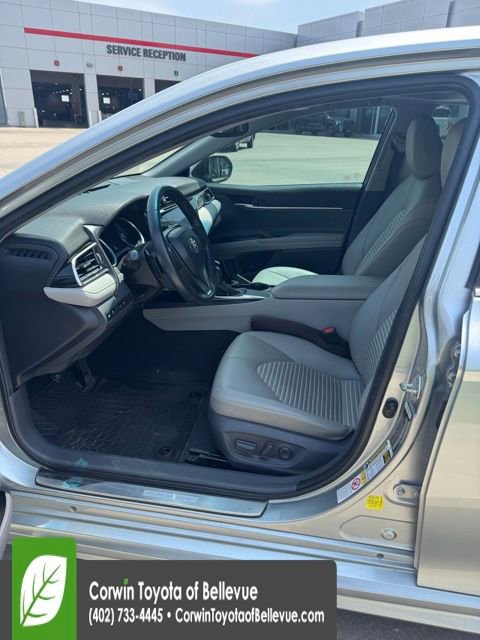 Used 2018 Toyota Camry SE w/ Audio Package FWD image 9