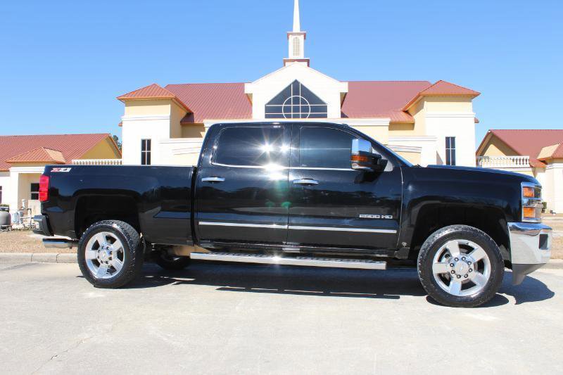 Used 2017 Chevrolet Silverado 2500 LTZ w/ Vortec Plus Package image 3