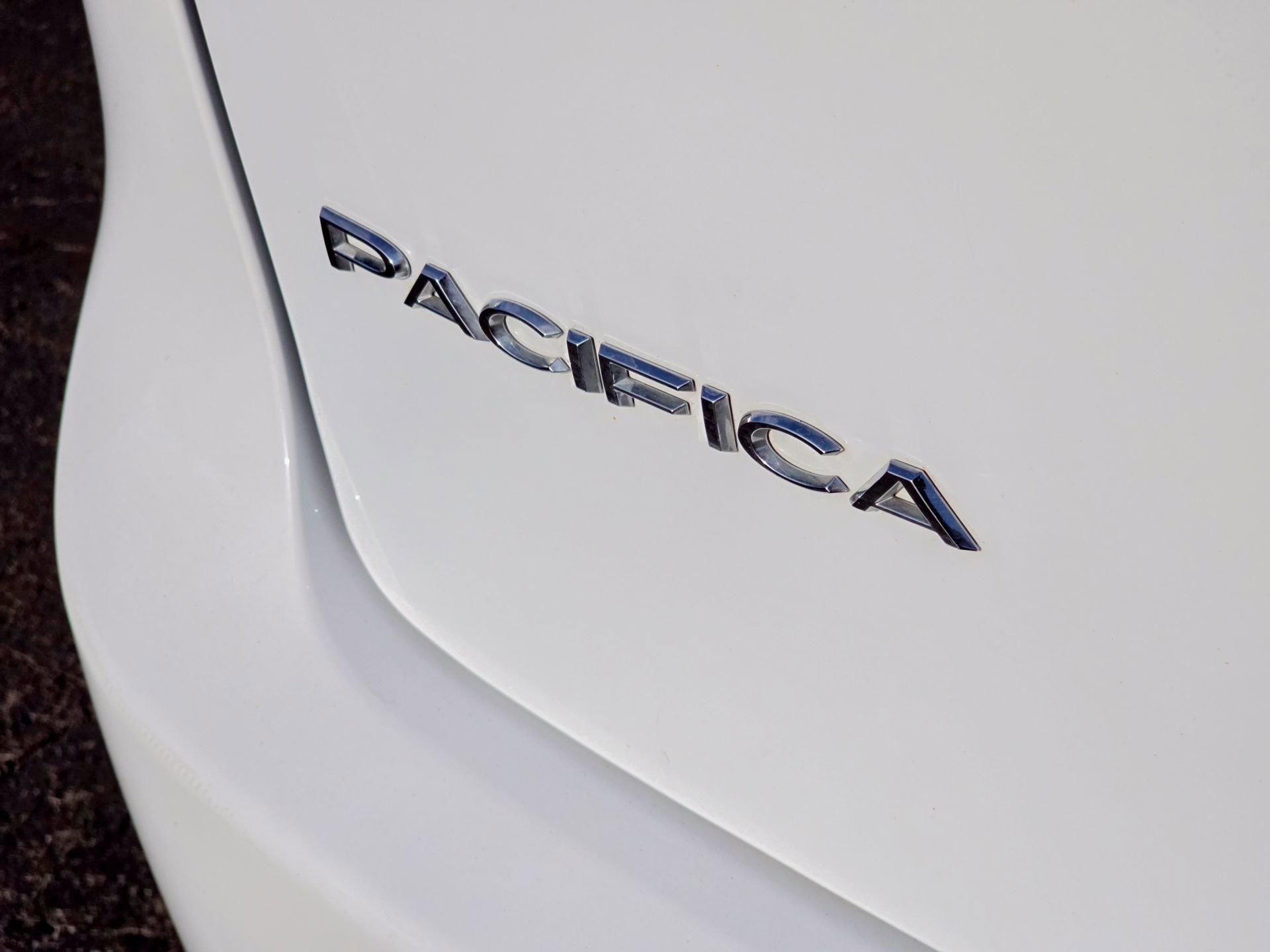 Used 2022 Chrysler Pacifica Touring-L image 27