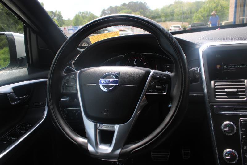 Used 2017 Volvo XC60 T6 R-Design w/ Protection Package AWD/4WD image 5