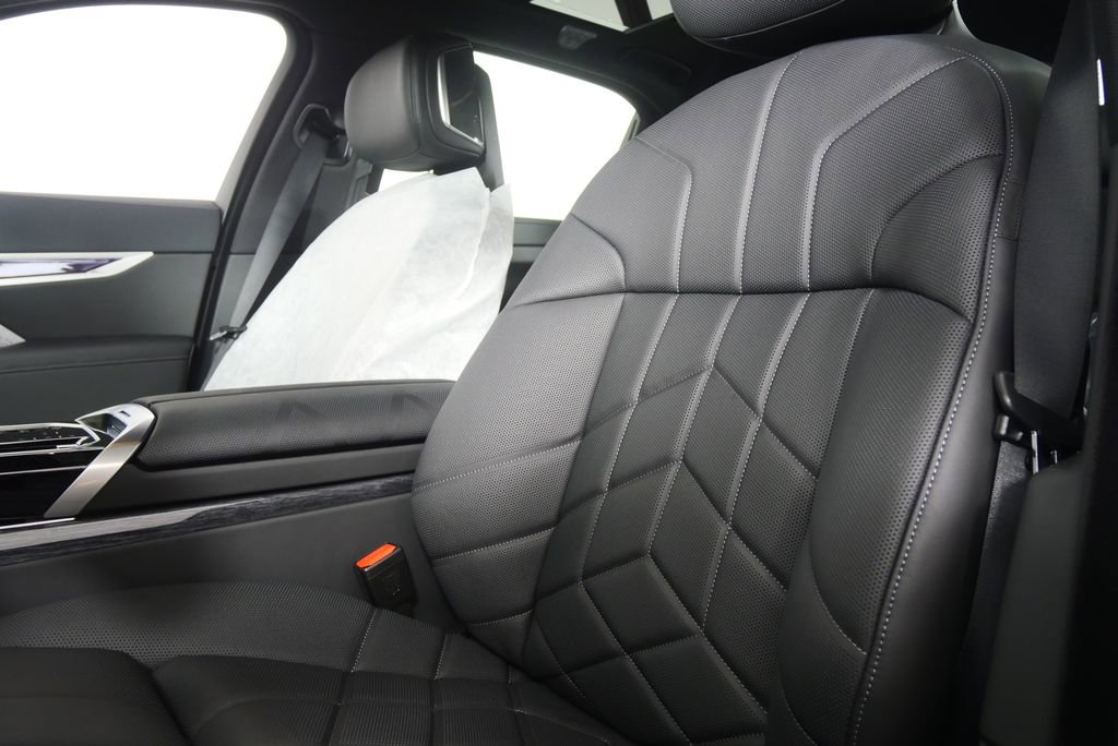 New 2026 BMW 760i xDrive w/ Executive Package image 11