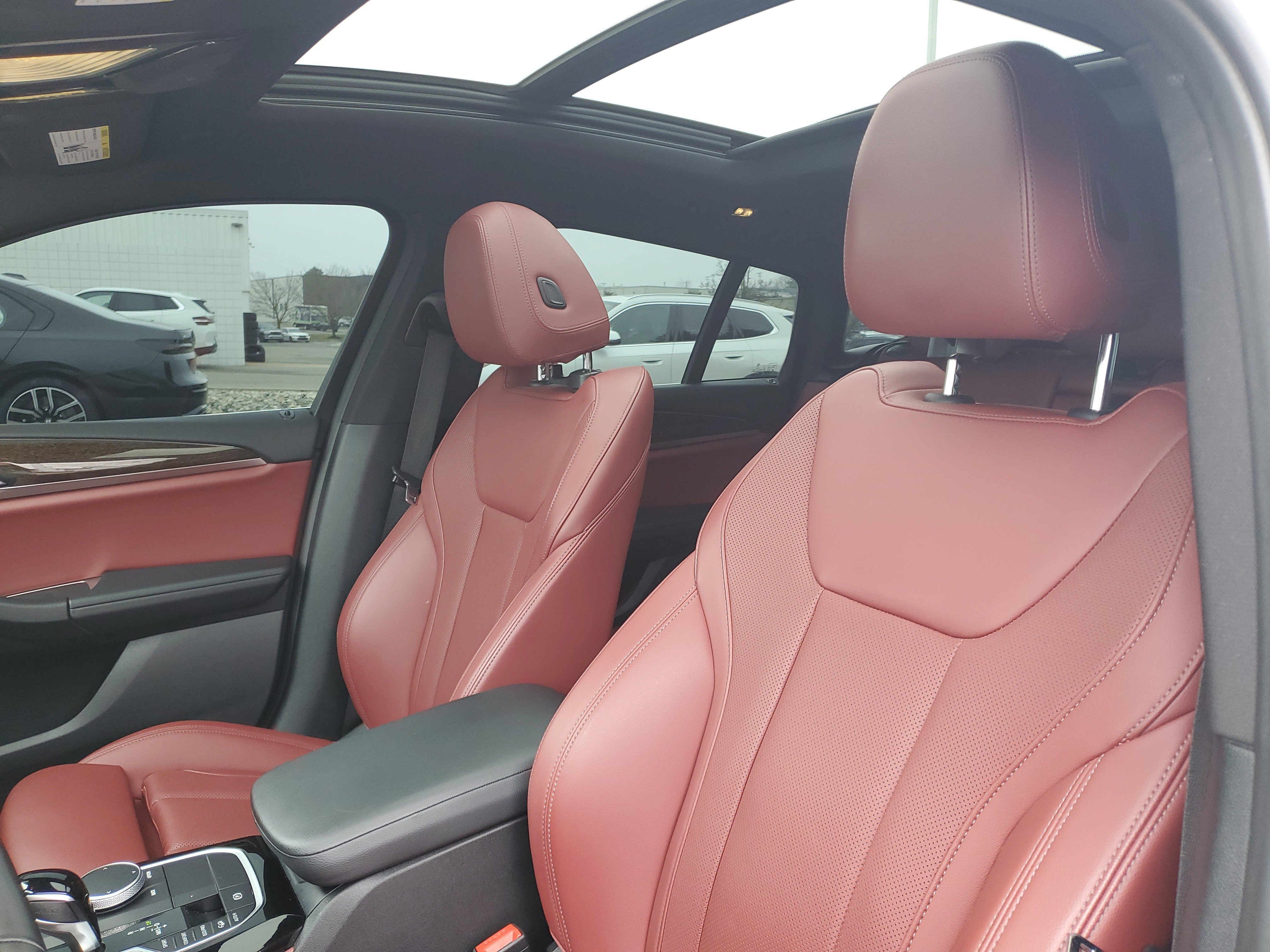 Used 2023 BMW X4 xDrive30i AWD/4WD image 7