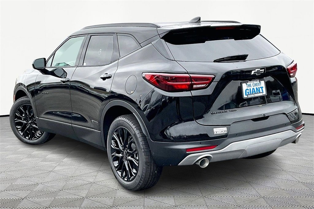 New 2026 Chevrolet Blazer LT w/ LPO, Black Sport Package image 3
