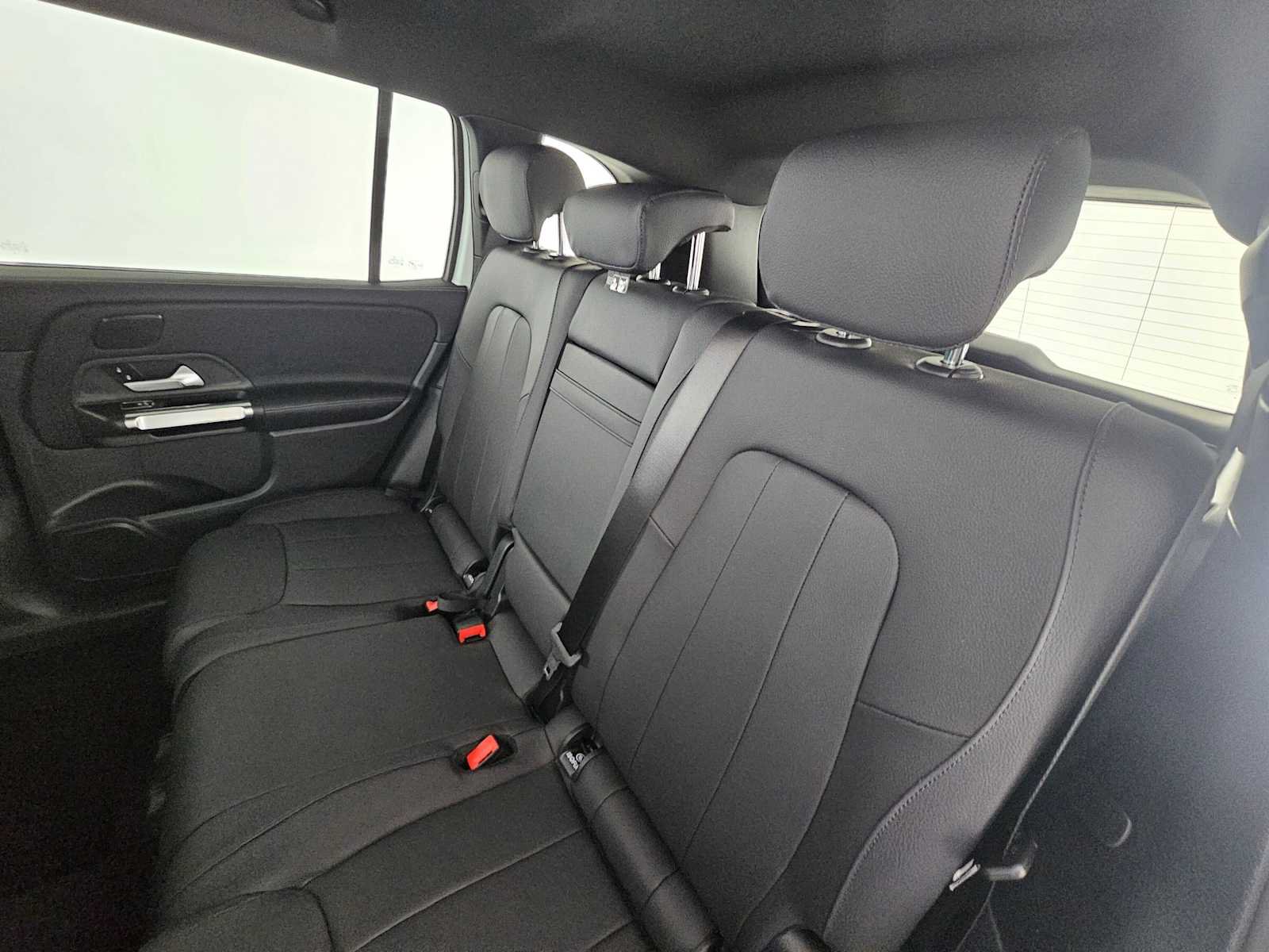 New 2026 Mercedes-Benz GLB 250 image 17