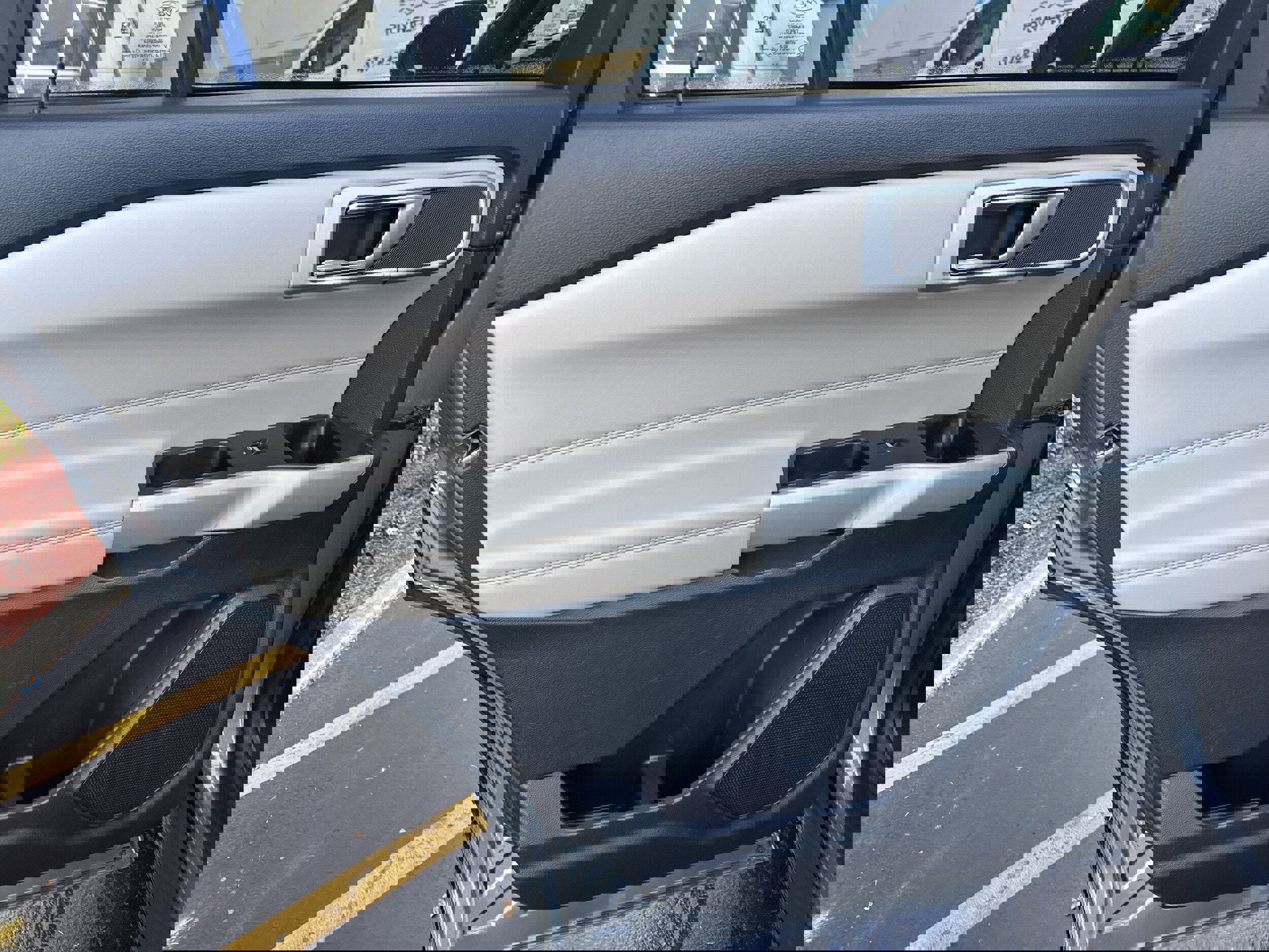 Used 2021 Ford Explorer XLT image 11