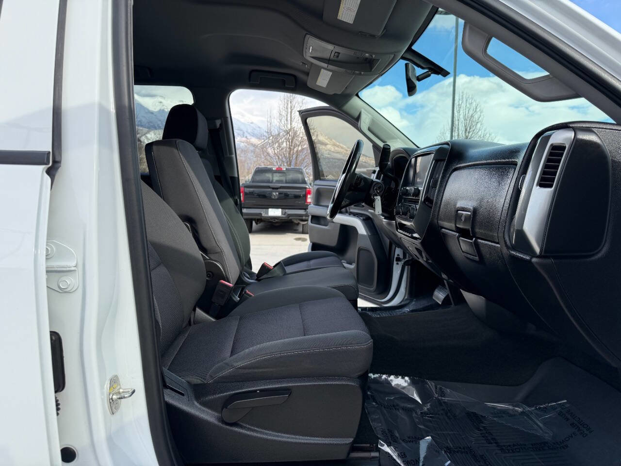 Used 2018 Chevrolet Silverado 2500 LT w/ LT Convenience Package image 31