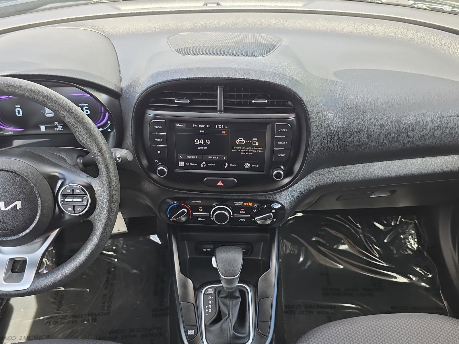 Used 2025 Kia Soul LX FWD image 14