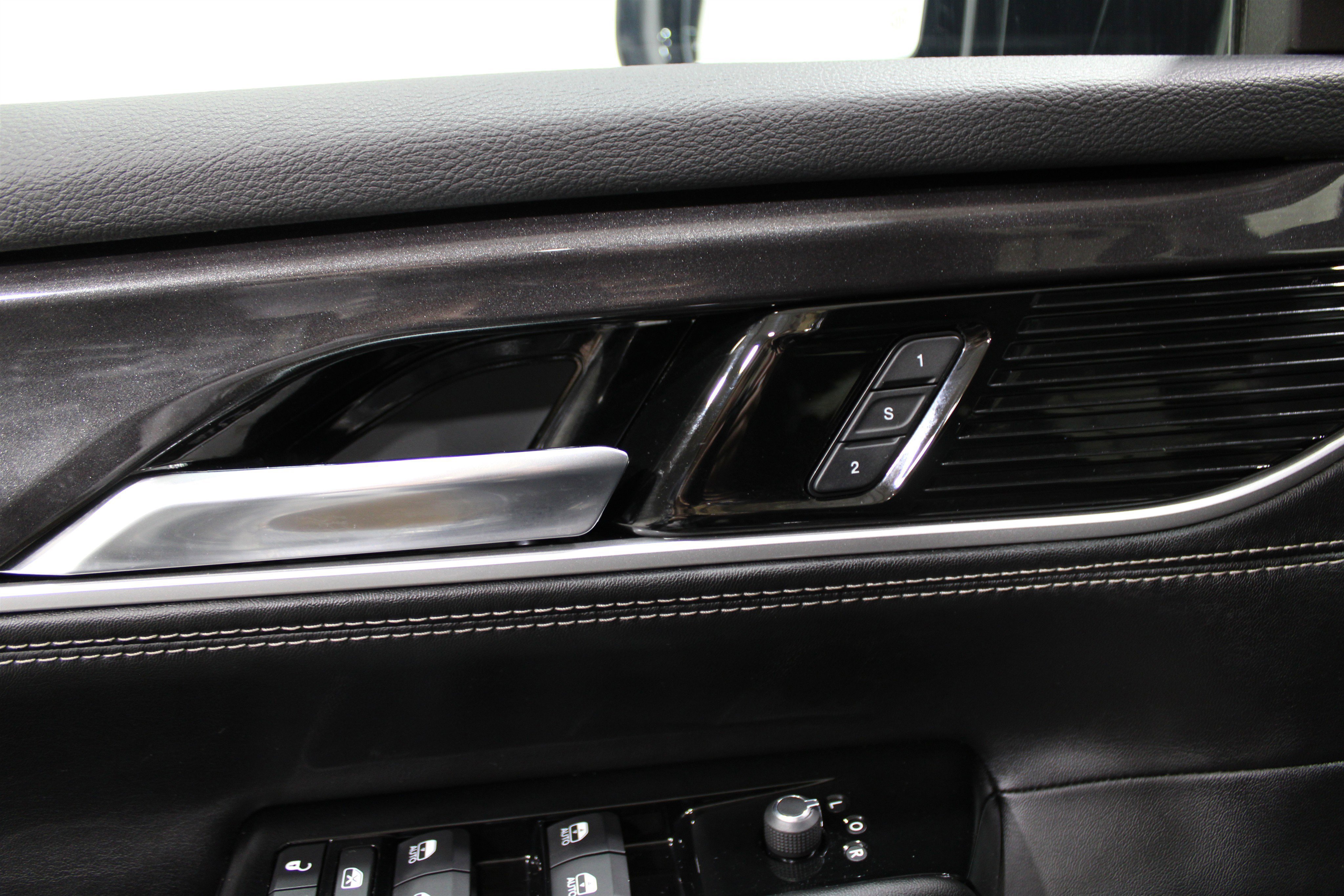 Used 2024 Jeep Wagoneer 4WD w/ Premium Group I image 9