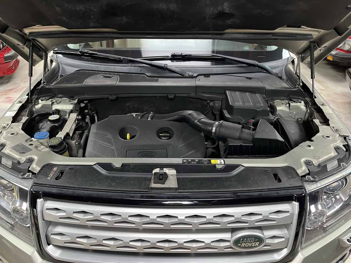Used 2013 Land Rover LR2 AWD/4WD image 31