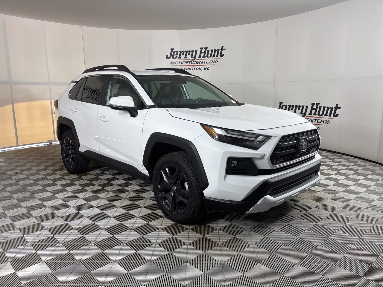 Used 2023 Toyota RAV4 Adventure image 3