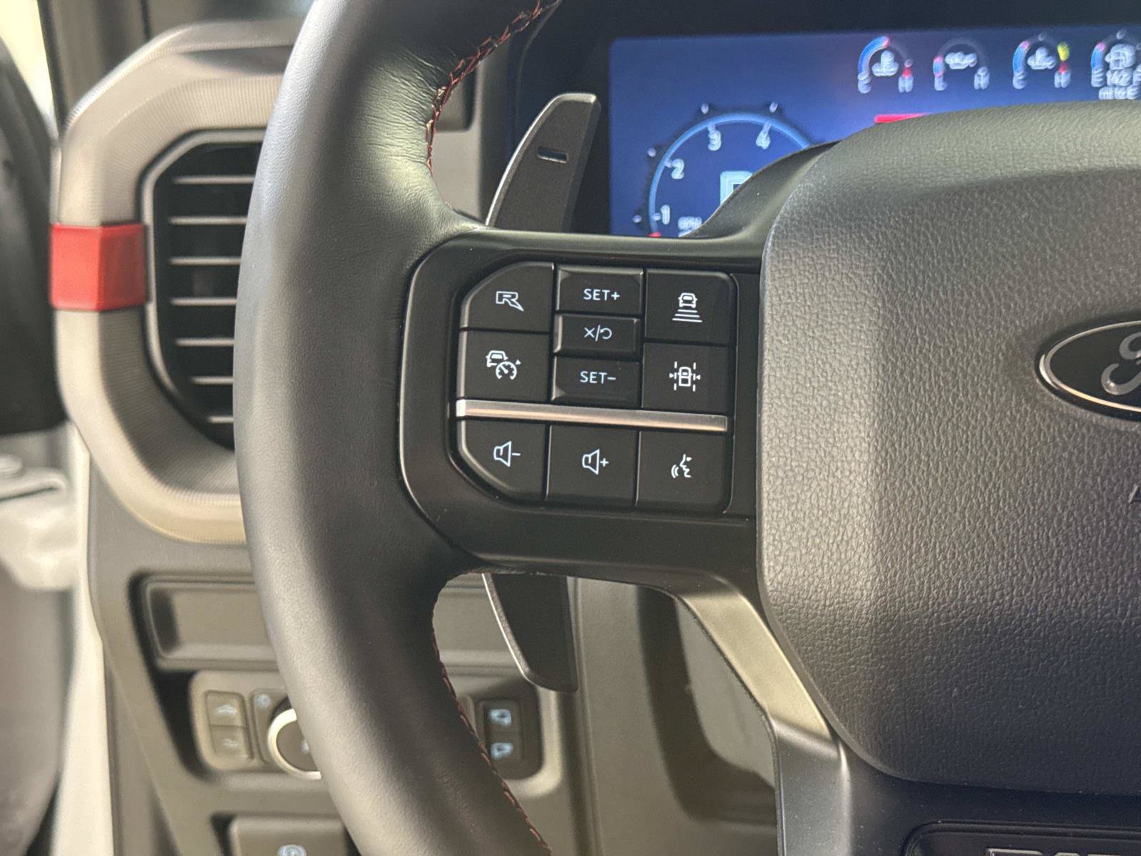 Used 2025 Ford F150 Raptor AWD/4WD image 30