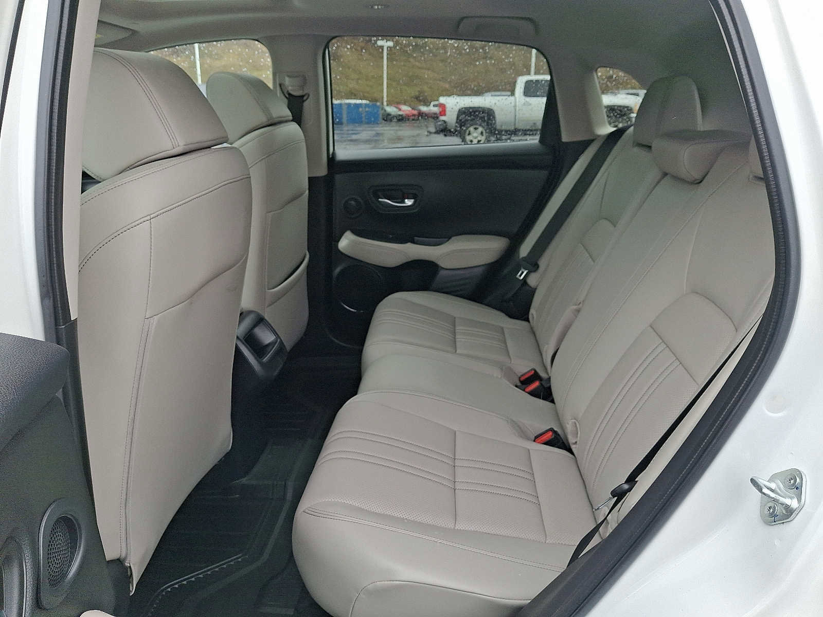 Used 2023 Honda HR-V EX-L image 10