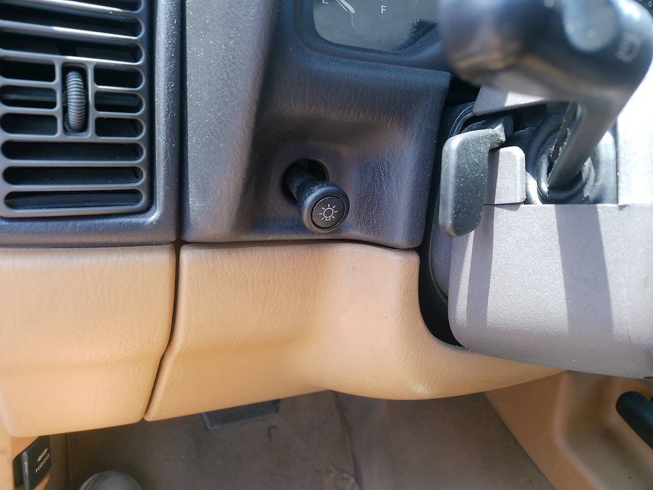Used 1998 Jeep Cherokee Classic AWD/4WD image 11