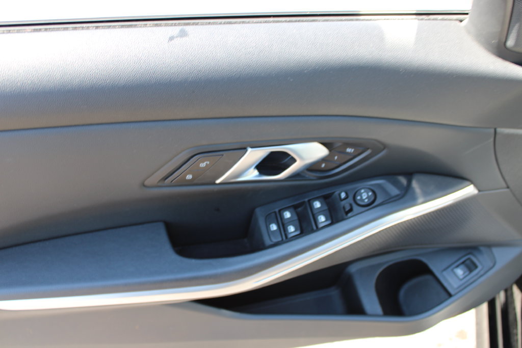 Used 2025 BMW 330i Sedan RWD image 12