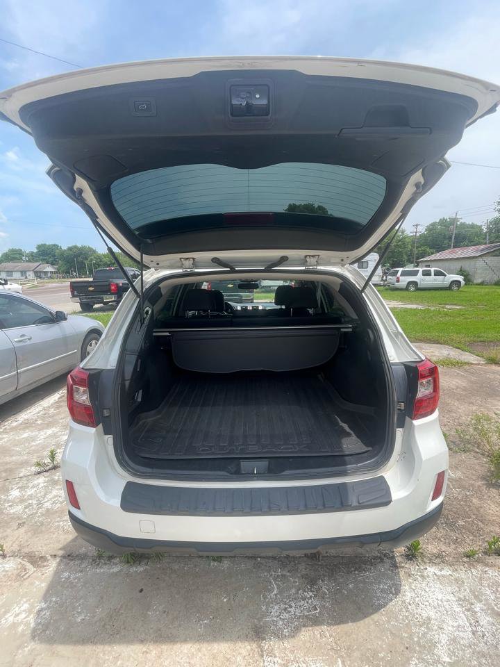 Used 2017 Subaru Outback 2.5i Limited AWD/4WD image 10