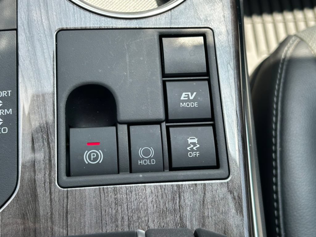 Used 2023 Toyota Highlander Platinum FWD image 36