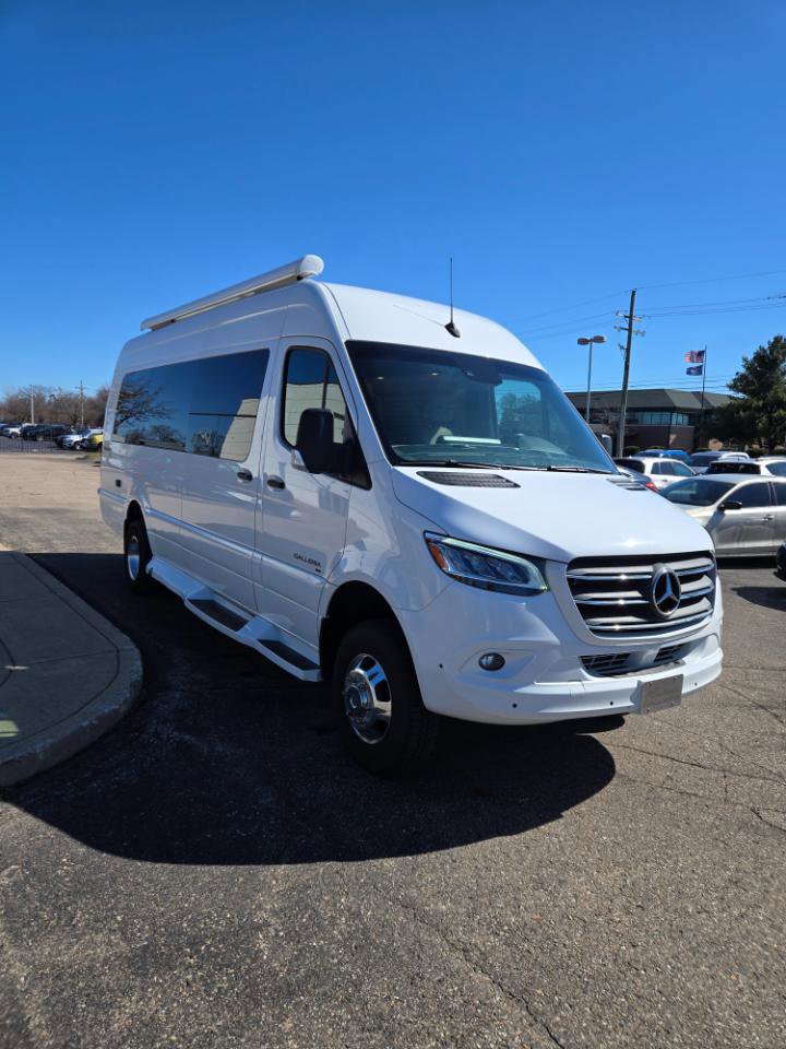 Used 2022 Mercedes-Benz Sprinter 3500 image 3
